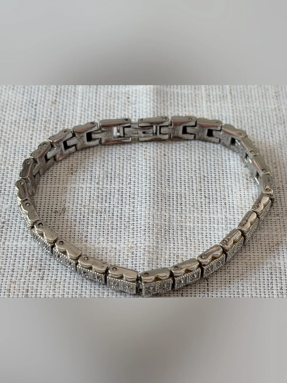 Classic Silver-Tone Cubic Zirconia Tennis Bracelet - Elegant Sparkle